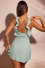 eirini asimetrik dekolteli boyun sırtı açık georgette mini elbise Oh Polly kadınlar 8046V40 elbiseler pastel yeşil - Görsel 2